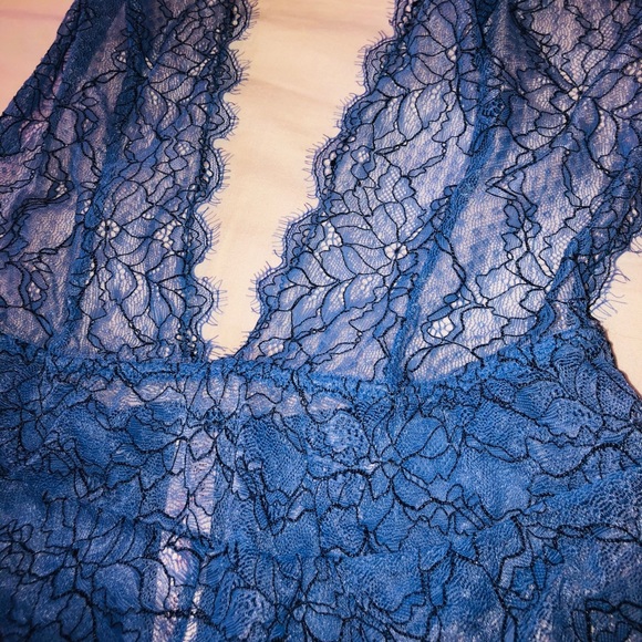 Scalloped Lace Teddie - Picture 2 of 6